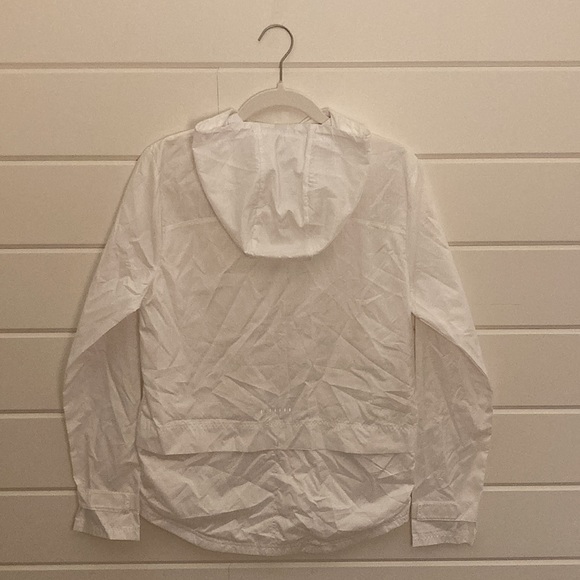 Nike Essential Women’s Running Jacket, White Jacket, Size XS - Picture 2 of 5